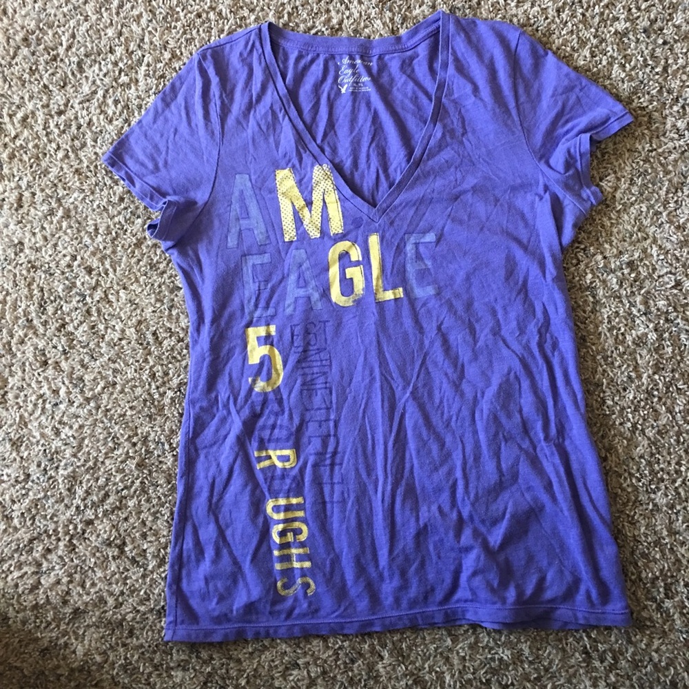 AEO XL Vneck T ‼️Please Bundle‼️